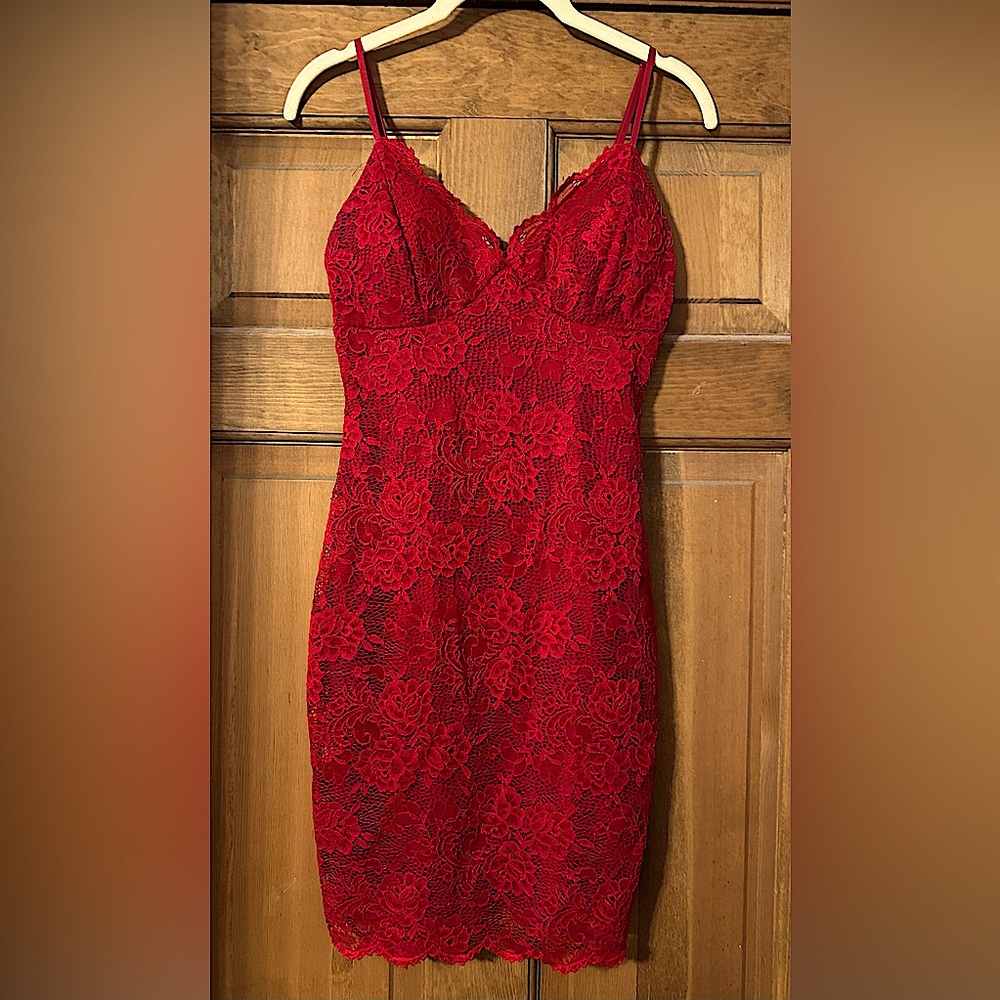 Windsor: Unwrap Me: Red Lace Dress ♥️💋💃🏼